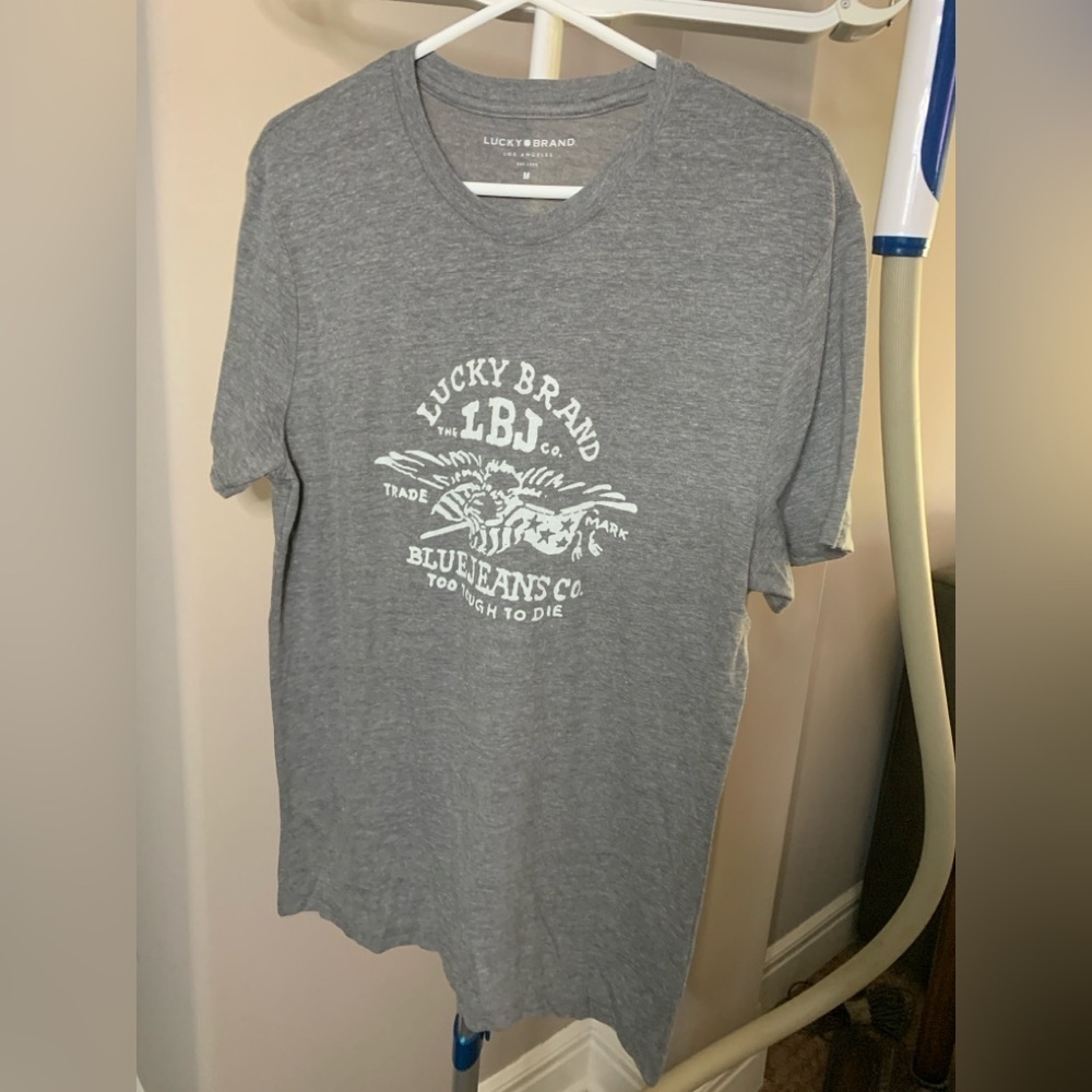 Lucky Brand Men’s T-shirt in gray color.